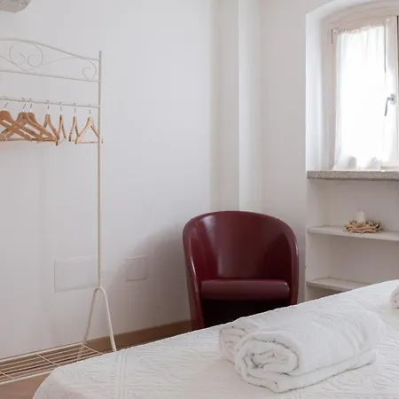 Centro Con Piscina 2 Min Dalla Piazzetta Апартаменты